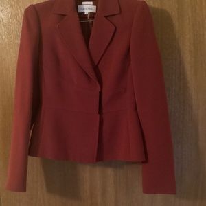 Skirt suit